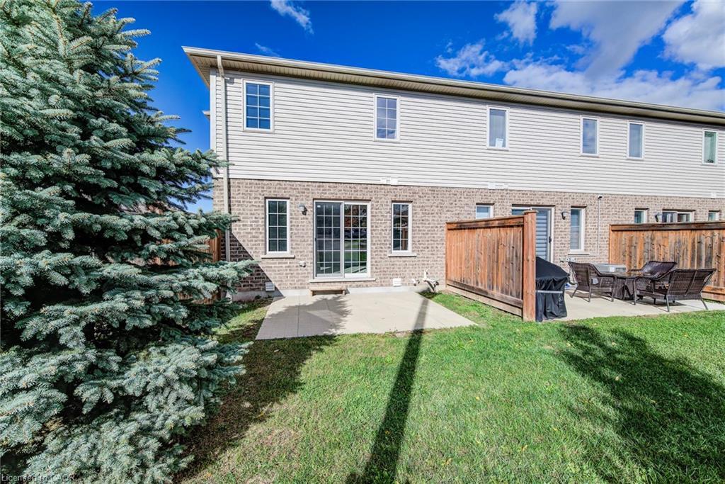 40-50 Pinnacle Drive, Kitchener, ON - Outdoor With Deck Patio Veranda With Exterior