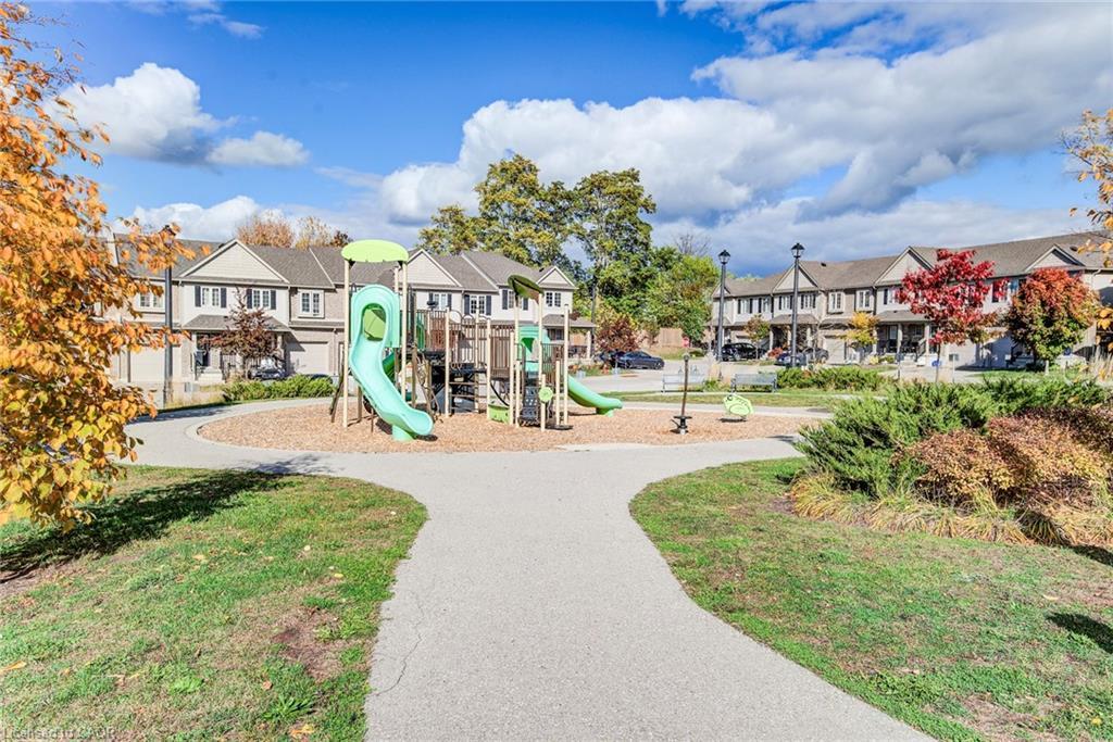 40-50 Pinnacle Drive, Kitchener, ON - Outdoor