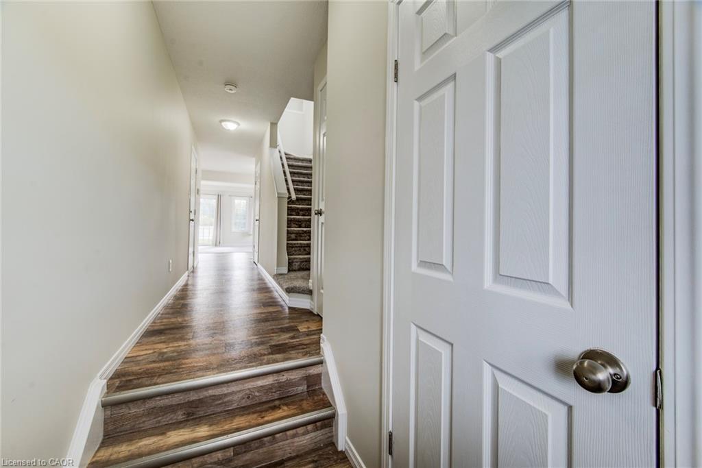 40-50 Pinnacle Drive, Kitchener, ON - Indoor Photo Showing Other Room