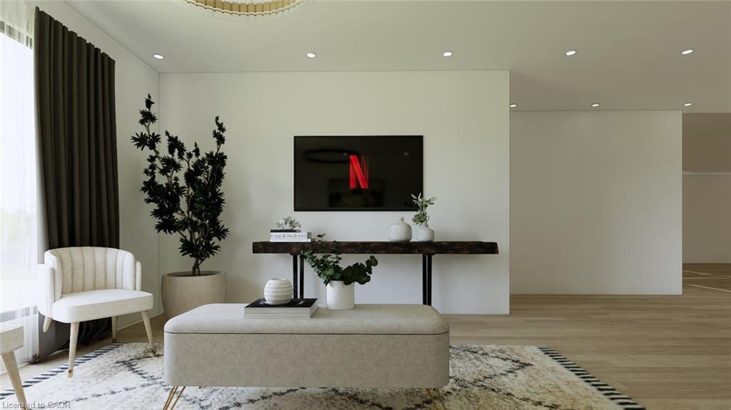 465 Gordon Street, Bothwell, ON - Indoor Photo Showing Other Room