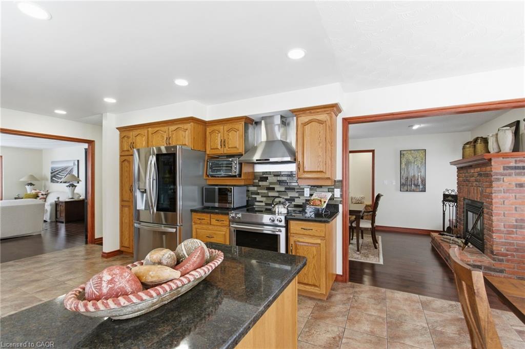 3810 River Road, Caledonia, ON - Indoor Photo Showing Other Room With Fireplace