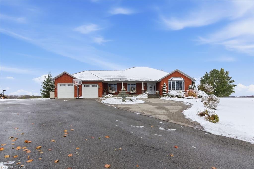 3810 River Road, Caledonia, ON - Outdoor With Facade