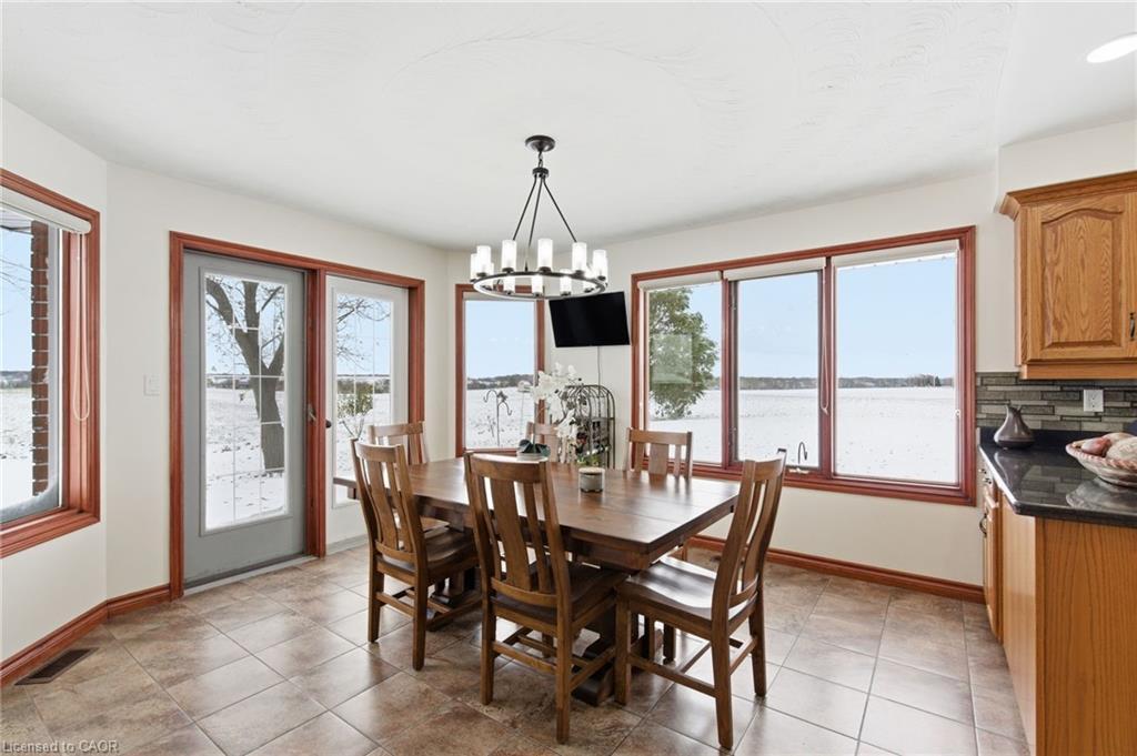 3810 River Road, Caledonia, ON - Indoor Photo Showing Dining Room