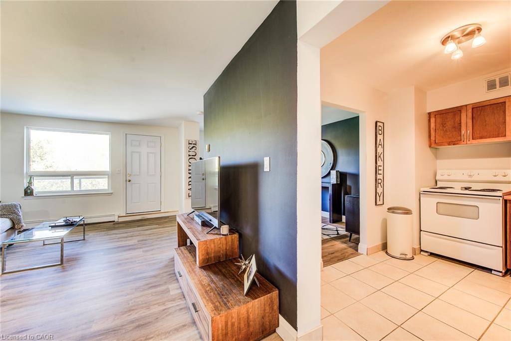 202-58 Bridgeport Road E, Waterloo, ON - Indoor Photo Showing Kitchen