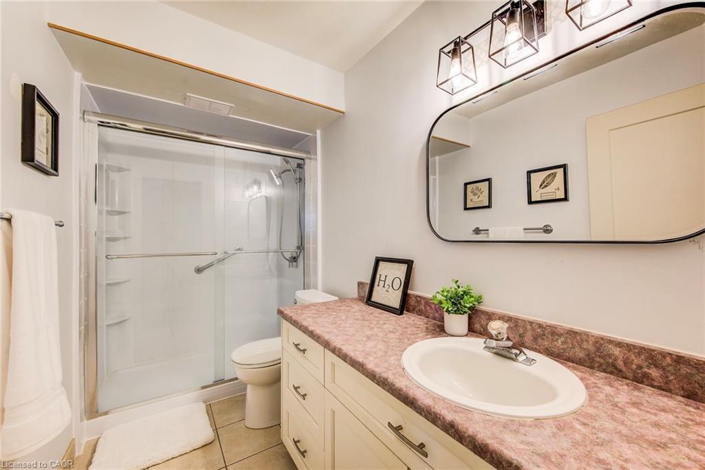 202-58 Bridgeport Road E, Waterloo, ON - Indoor Photo Showing Bathroom