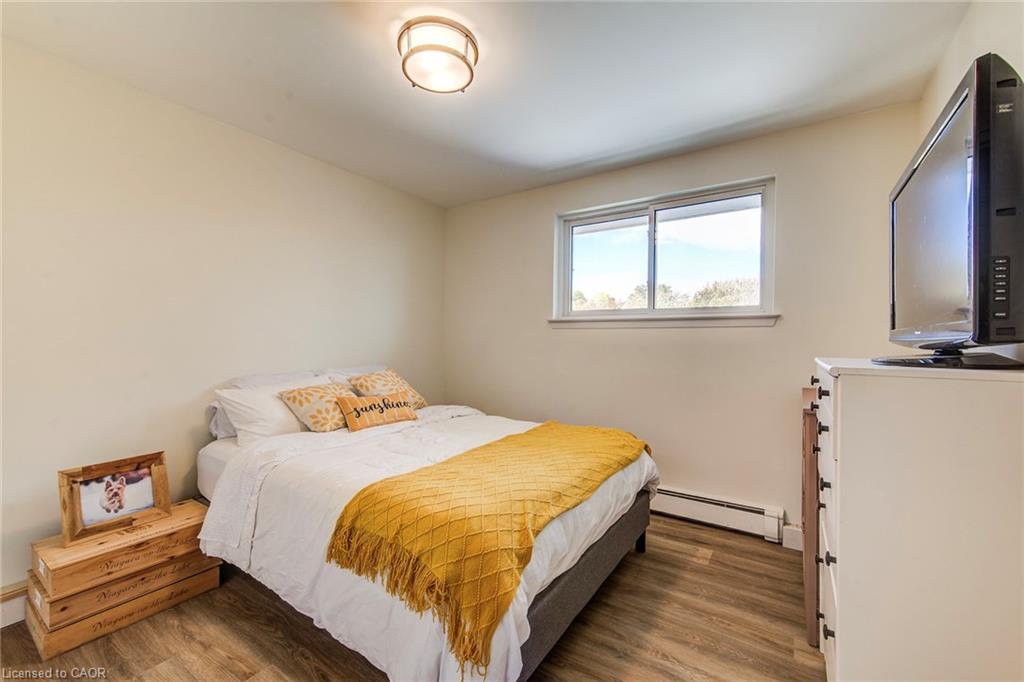 202-58 Bridgeport Road E, Waterloo, ON - Indoor Photo Showing Bedroom