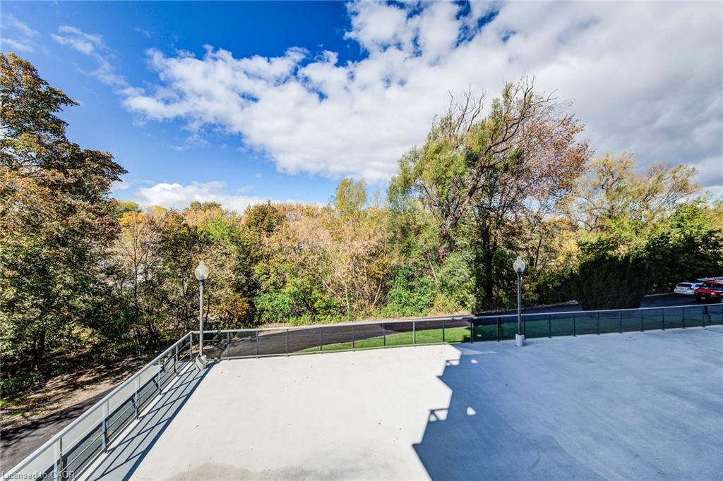202-58 Bridgeport Road E, Waterloo, ON - Outdoor