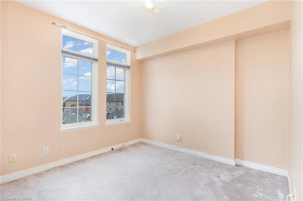 410-2301 Parkhaven Boulevard, Oakville, ON - Indoor Photo Showing Other Room