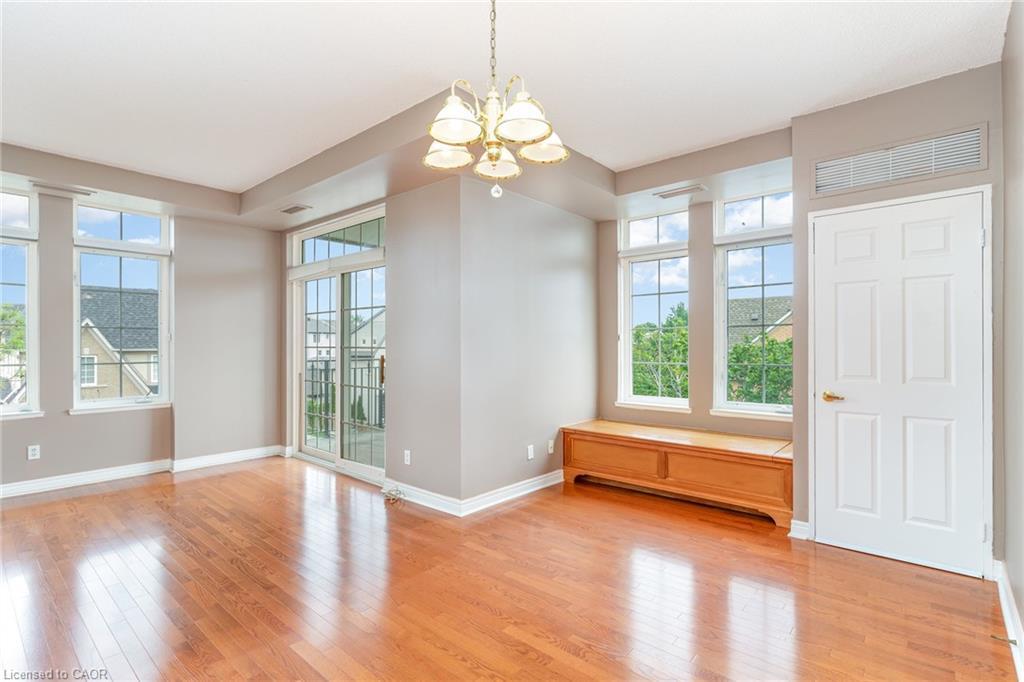 410-2301 Parkhaven Boulevard, Oakville, ON - Indoor Photo Showing Other Room