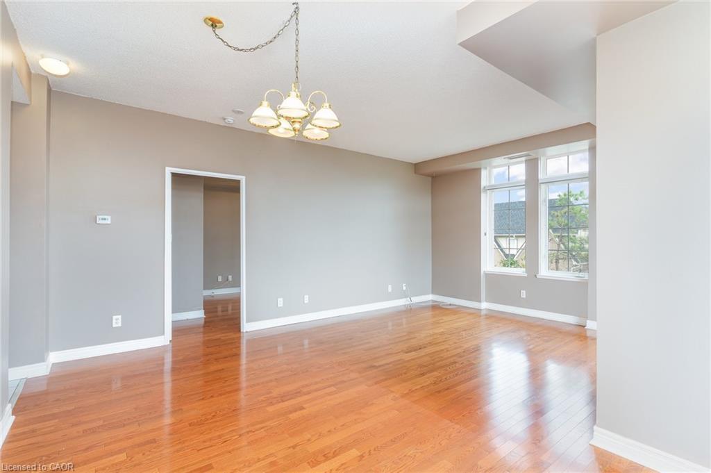 410-2301 Parkhaven Boulevard, Oakville, ON - Indoor Photo Showing Other Room
