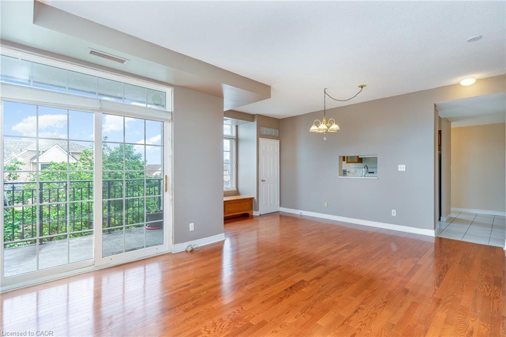 410-2301 Parkhaven Boulevard, Oakville, ON - Indoor Photo Showing Other Room