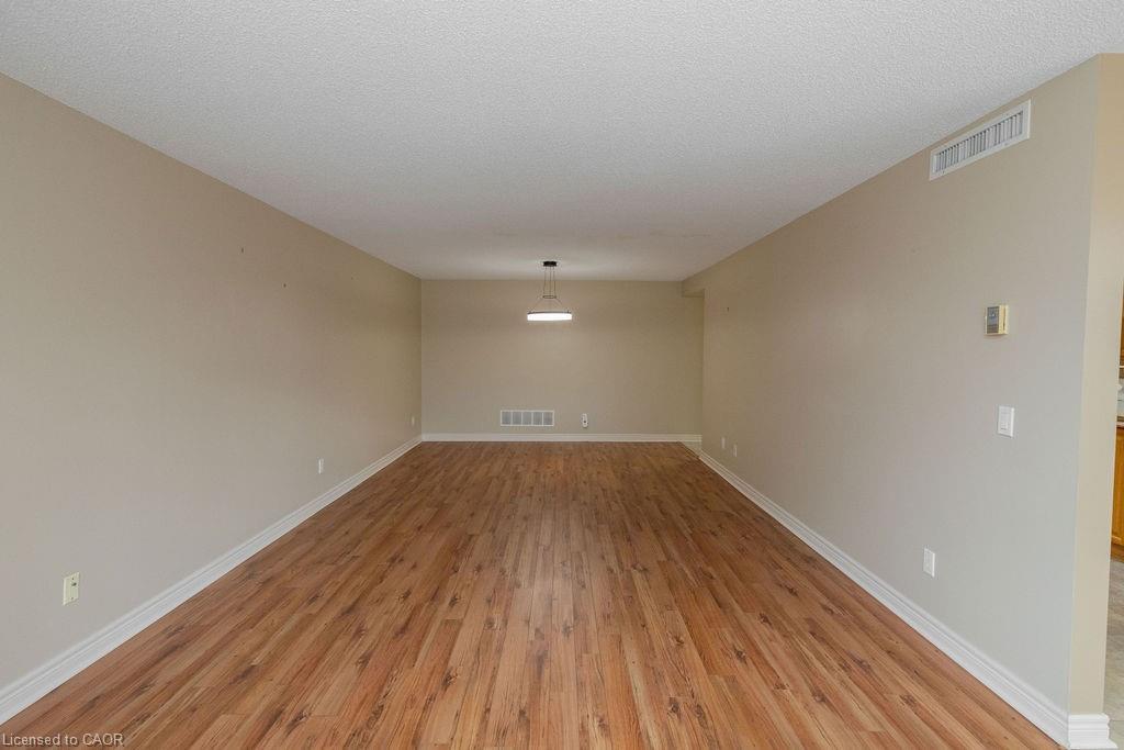 202-990 Golf Links Road, Hamilton, ON - Indoor Photo Showing Other Room