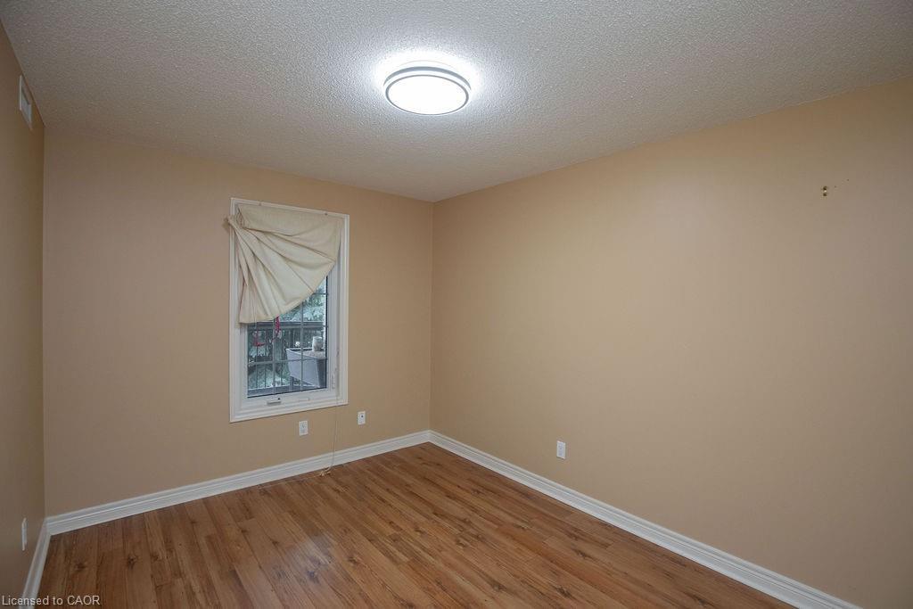 202-990 Golf Links Road, Hamilton, ON - Indoor Photo Showing Other Room