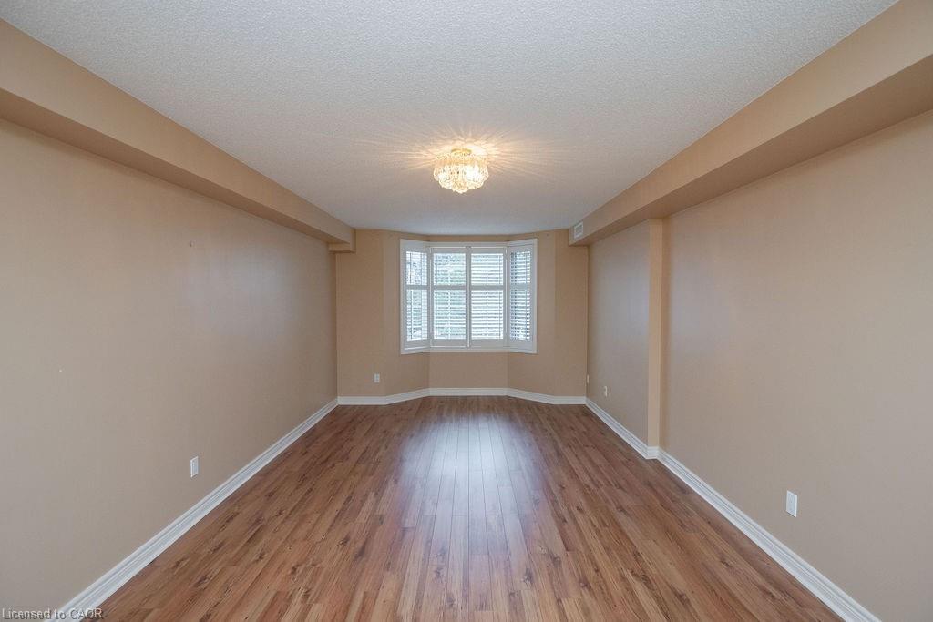 202-990 Golf Links Road, Hamilton, ON - Indoor Photo Showing Other Room