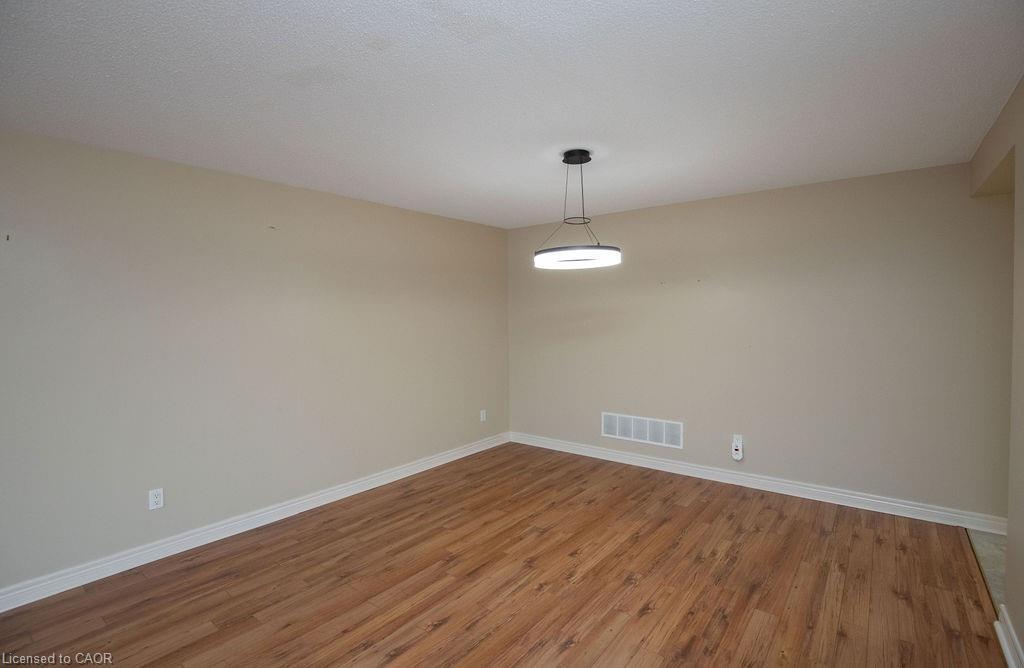 202-990 Golf Links Road, Hamilton, ON - Indoor Photo Showing Other Room