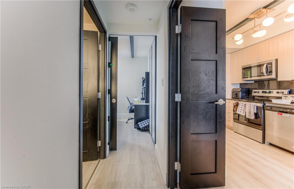 1210-145 Columbia Street W, Waterloo, ON - Indoor Photo Showing Kitchen With Stainless Steel Kitchen