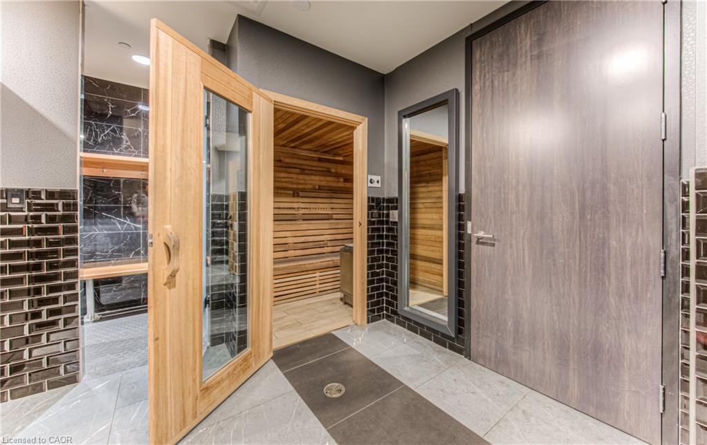 1210-145 Columbia Street W, Waterloo, ON - Photo Showing Other Room