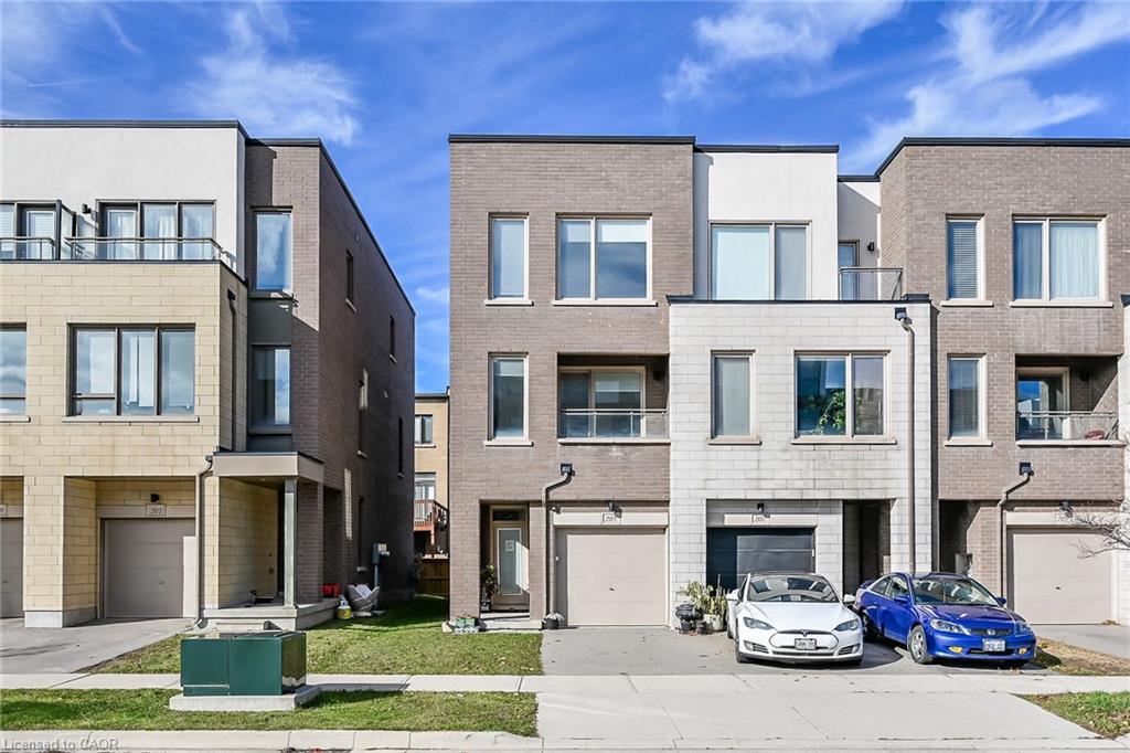 205 Sabina Drive, Oakville, ON - Outdoor With Facade