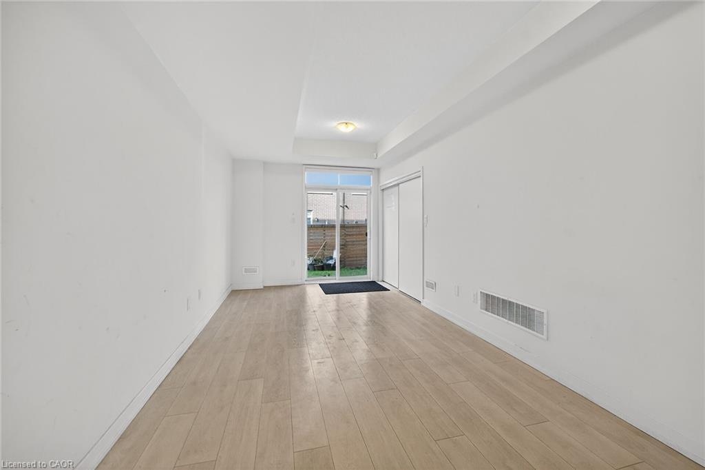 205 Sabina Drive, Oakville, ON - Indoor Photo Showing Other Room