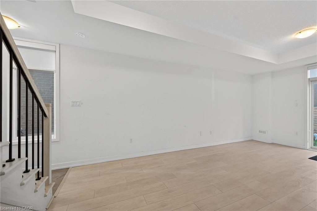 205 Sabina Drive, Oakville, ON - Indoor Photo Showing Other Room