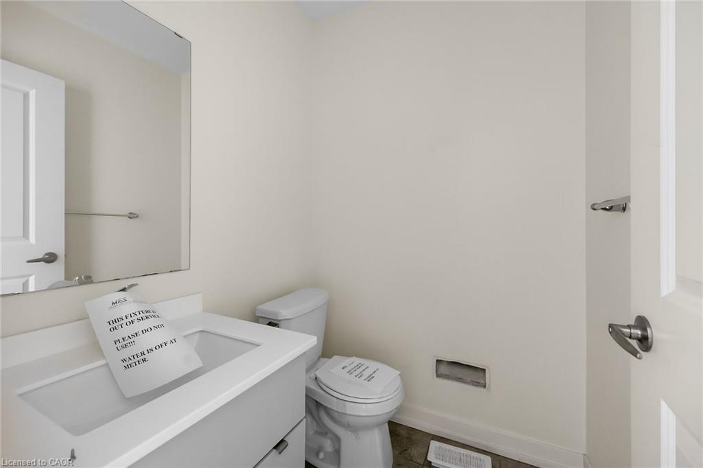 205 Sabina Drive, Oakville, ON - Indoor Photo Showing Bathroom