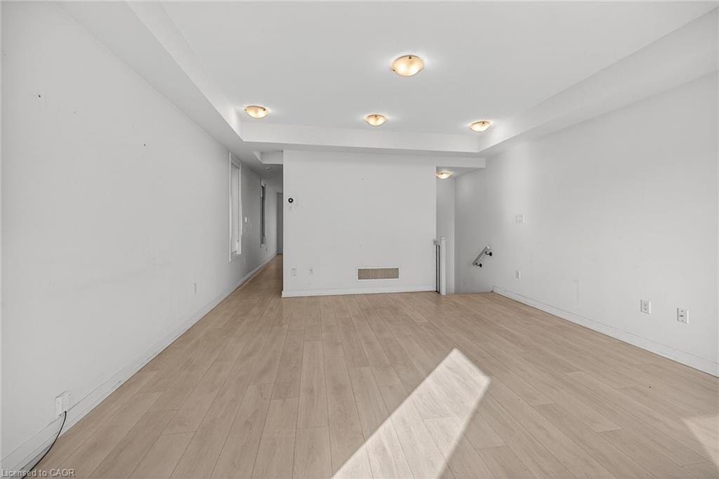 205 Sabina Drive, Oakville, ON - Indoor Photo Showing Other Room