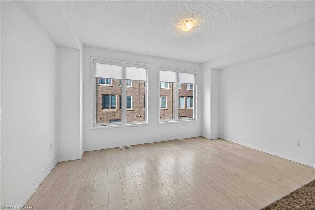 205 Sabina Drive, Oakville, ON - Indoor Photo Showing Other Room