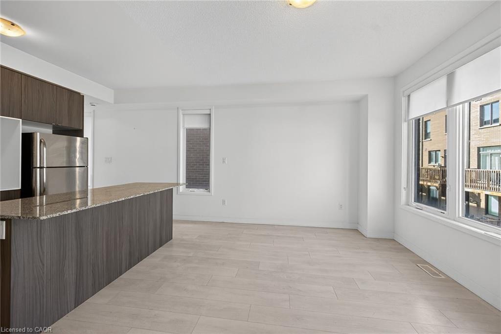 205 Sabina Drive, Oakville, ON - Indoor