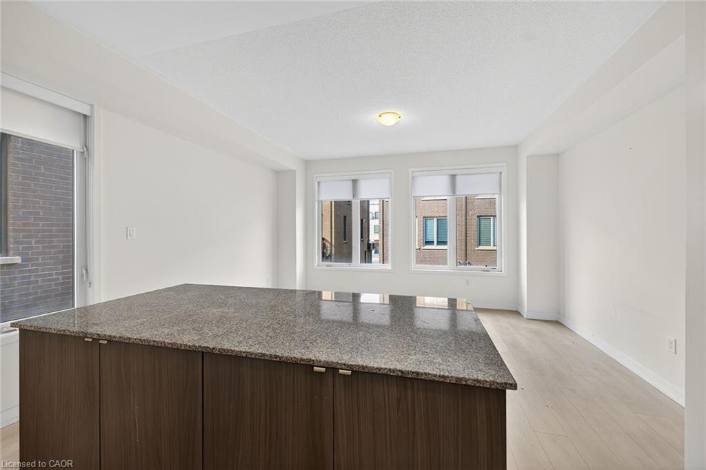 205 Sabina Drive, Oakville, ON - Indoor Photo Showing Other Room