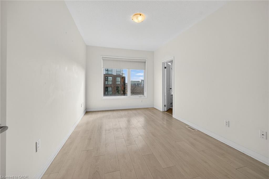 205 Sabina Drive, Oakville, ON - Indoor Photo Showing Other Room