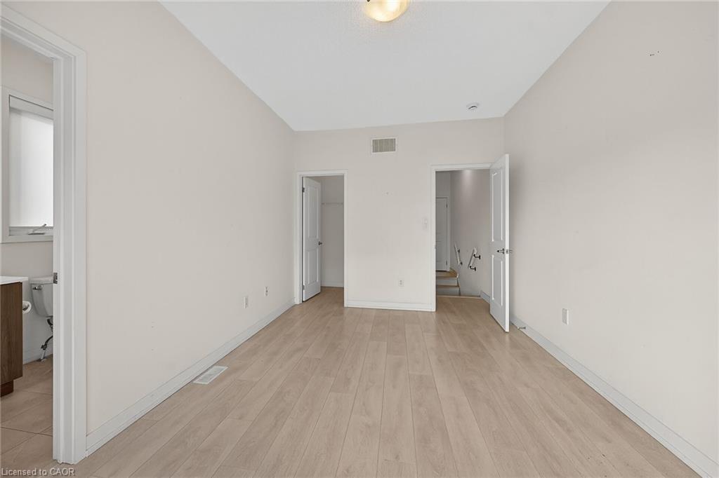 205 Sabina Drive, Oakville, ON - Indoor Photo Showing Other Room