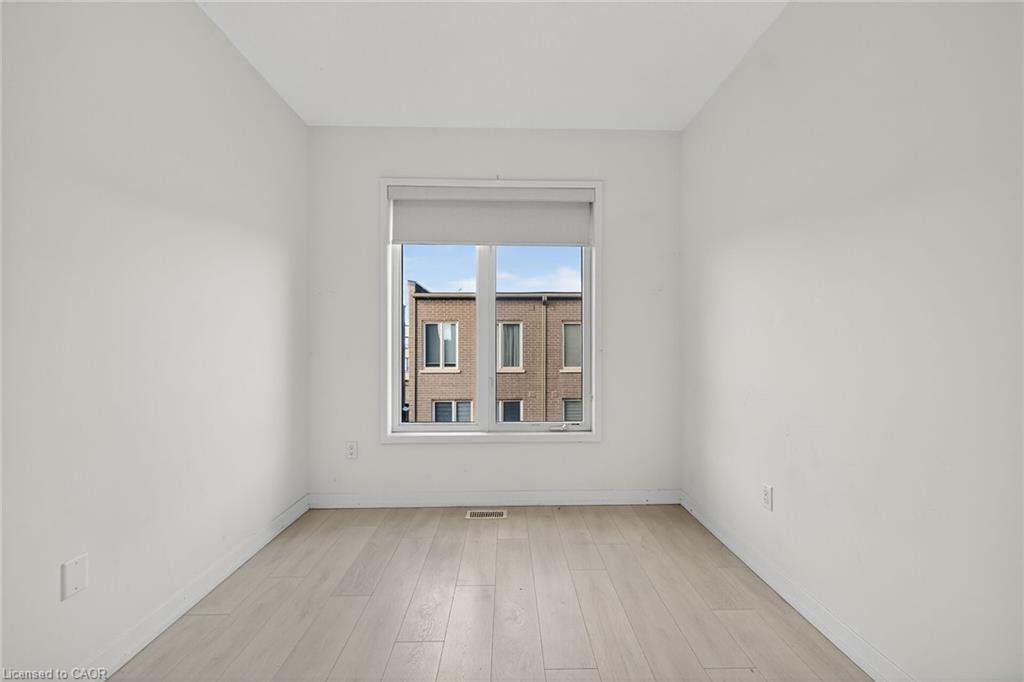 205 Sabina Drive, Oakville, ON - Indoor Photo Showing Other Room