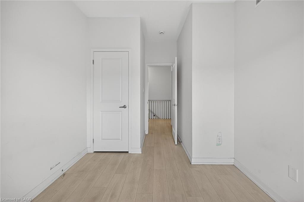 205 Sabina Drive, Oakville, ON - Indoor Photo Showing Other Room