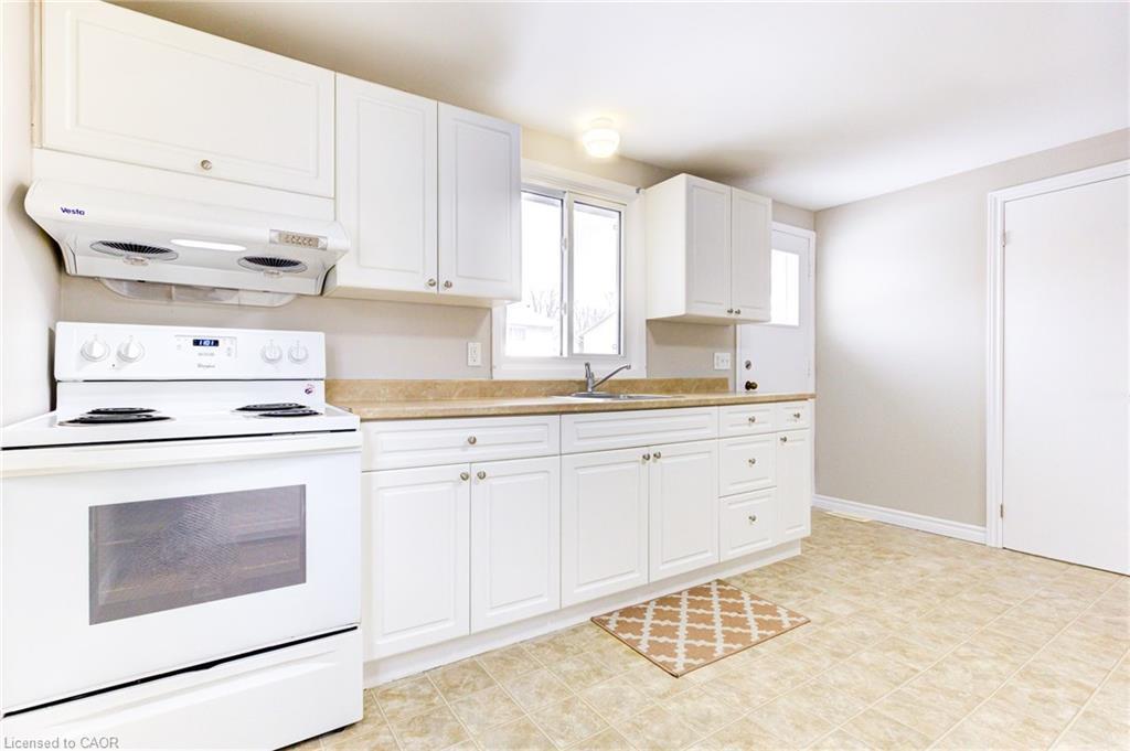 30A Helene Crescent, Waterloo, ON - Indoor Photo Showing Kitchen