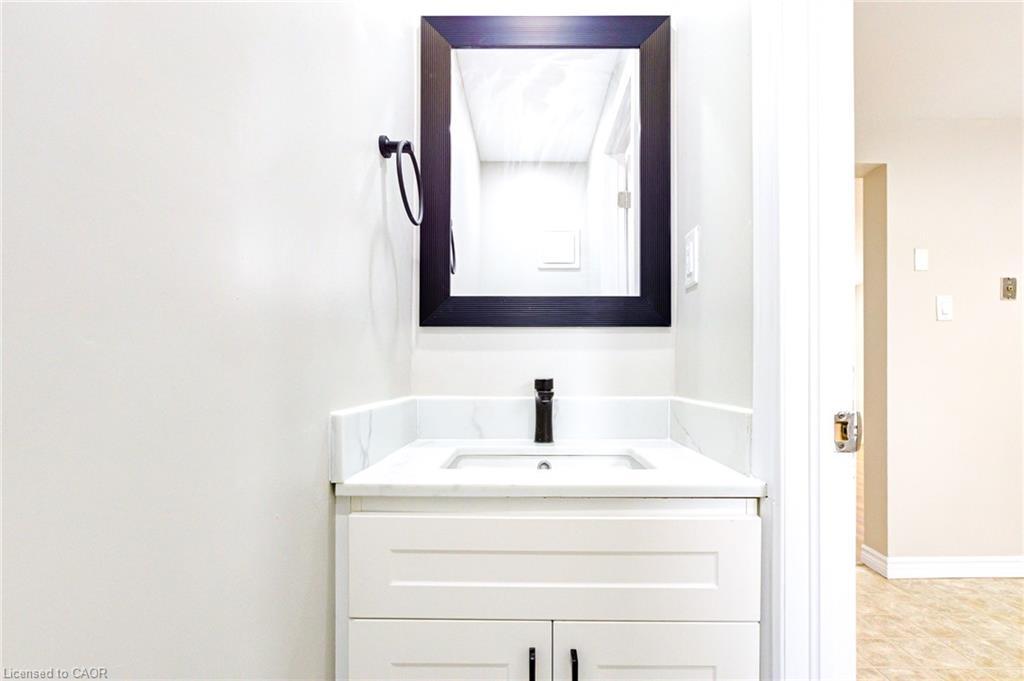 30A Helene Crescent, Waterloo, ON - Indoor Photo Showing Bathroom