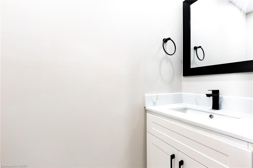 30A Helene Crescent, Waterloo, ON - Indoor Photo Showing Bathroom