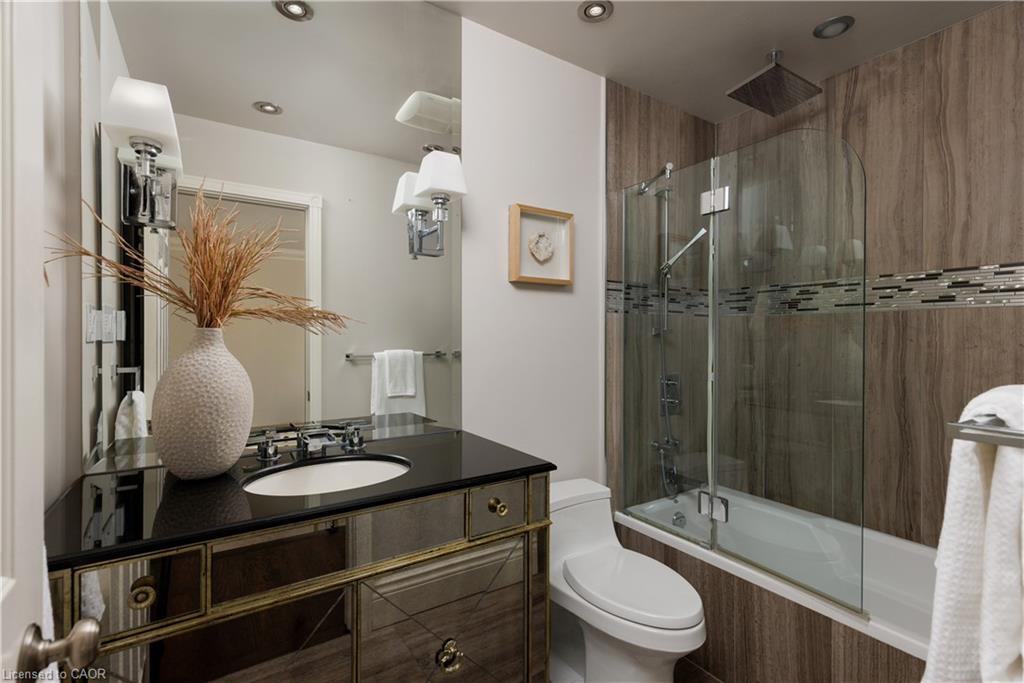 262 Mary Street, Oakville, ON - Indoor Photo Showing Bathroom