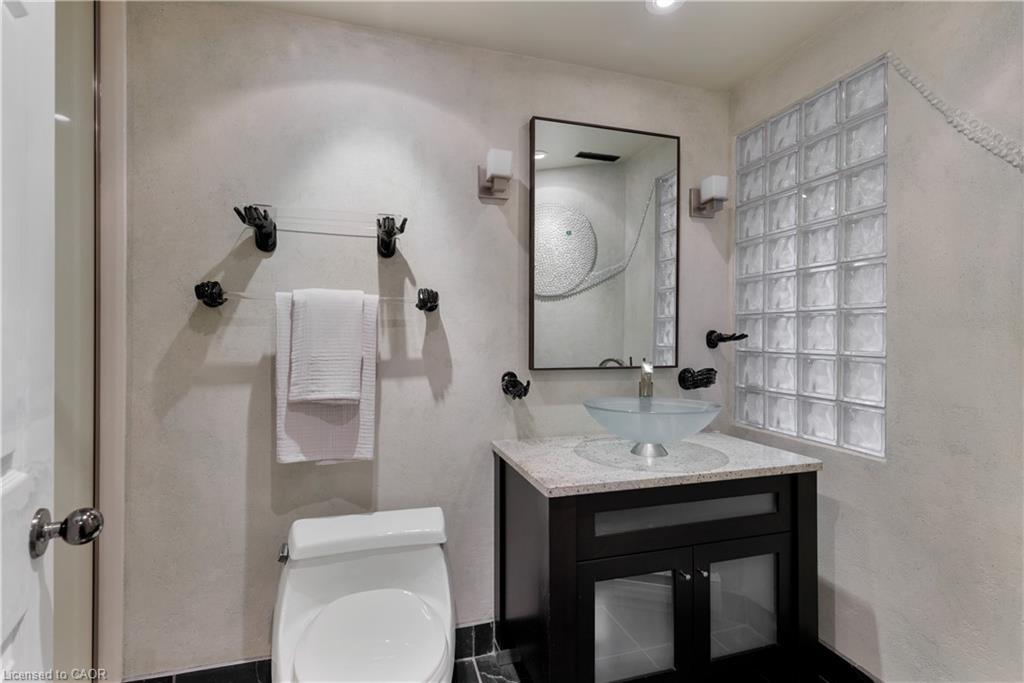 262 Mary Street, Oakville, ON - Indoor Photo Showing Bathroom