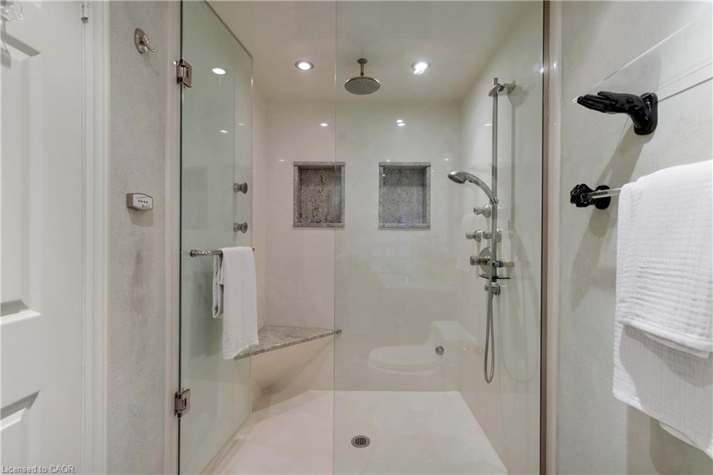 262 Mary Street, Oakville, ON - Indoor Photo Showing Bathroom