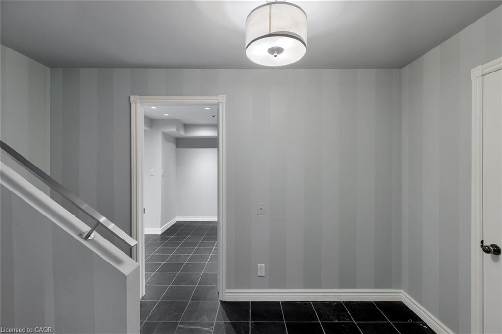 262 Mary Street, Oakville, ON - Indoor Photo Showing Other Room