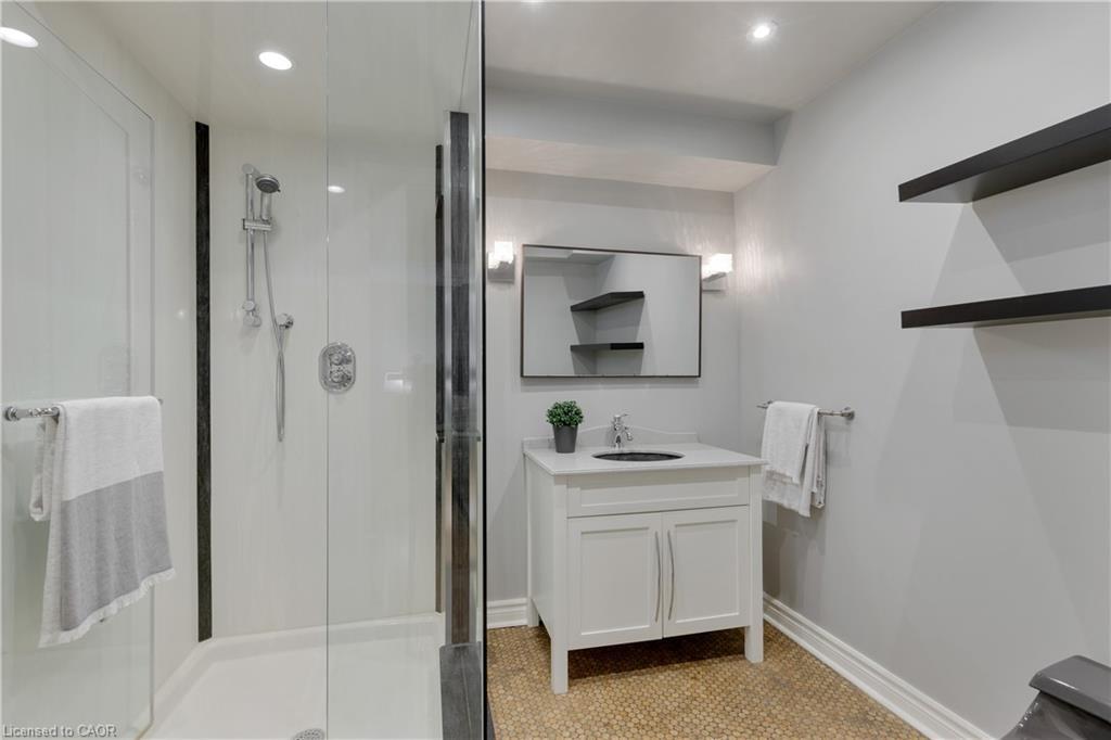 262 Mary Street, Oakville, ON - Indoor Photo Showing Bathroom