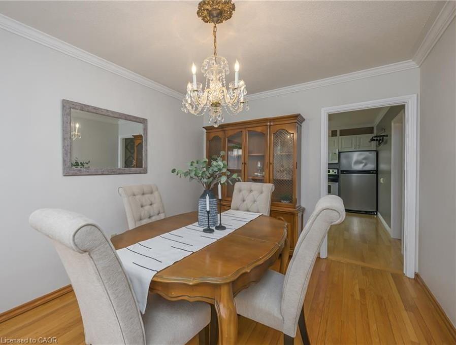 619 Ross Street, London, ON - Indoor Photo Showing Dining Room