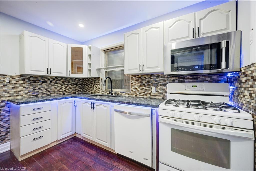 61 Clarence Street, Brampton, ON - Indoor Photo Showing Kitchen