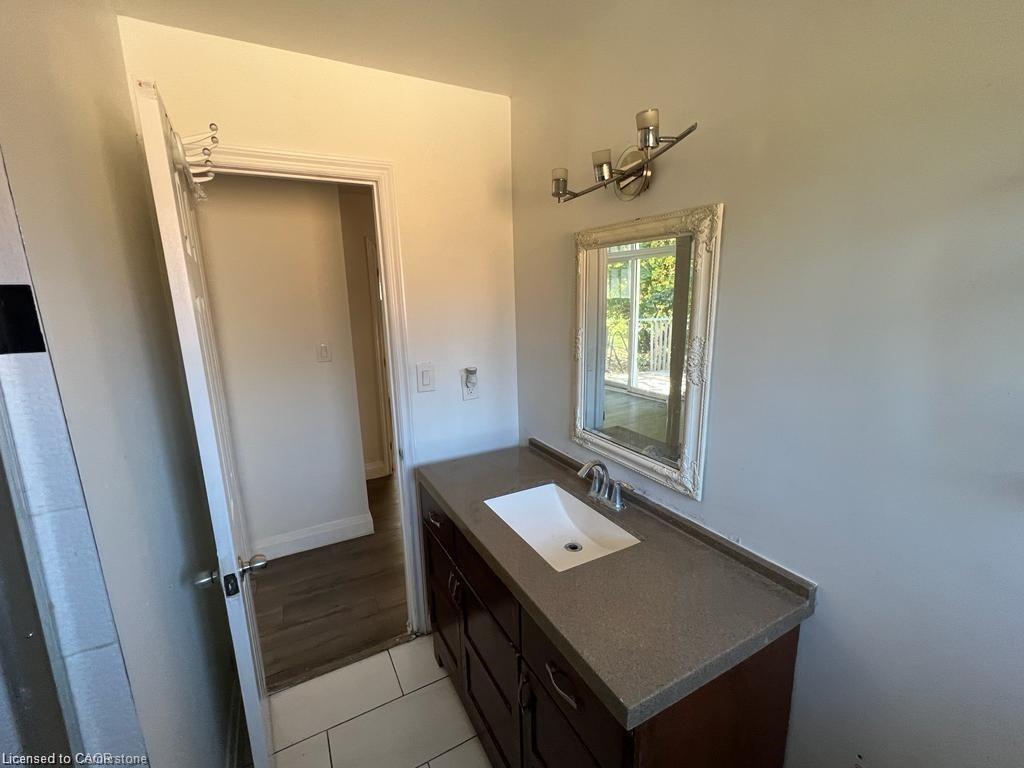 Main & 2Nd-643 West 5Th Street, Hamilton, ON - Indoor Photo Showing Bathroom