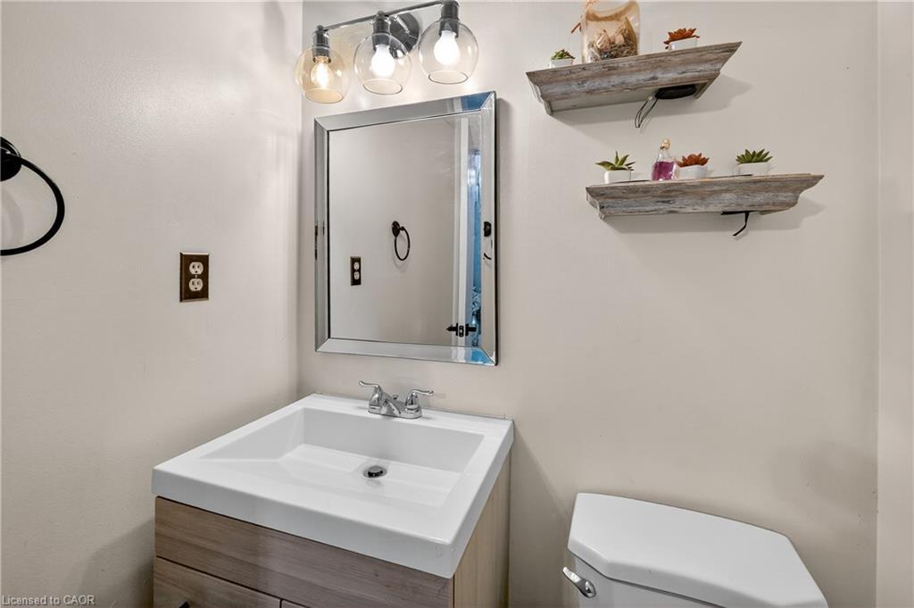 4 Pleasant Grove Terrace, Grimsby, ON - Indoor Photo Showing Bathroom