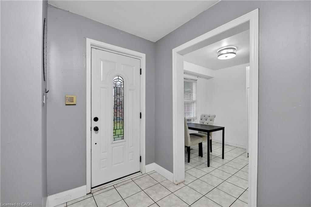 4 Pleasant Grove Terrace, Grimsby, ON - Indoor Photo Showing Other Room