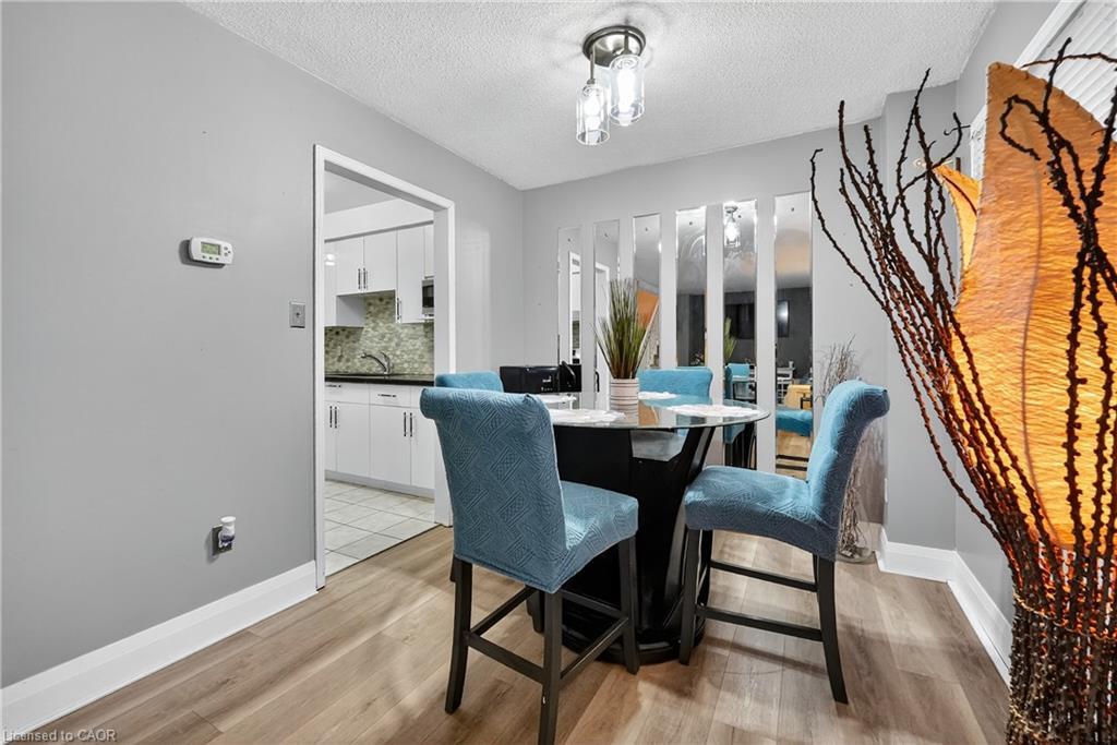 4 Pleasant Grove Terrace, Grimsby, ON - Indoor Photo Showing Dining Room