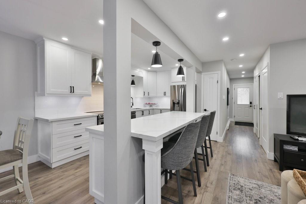 23-5017 Pinedale Avenue, Burlington, ON - Indoor