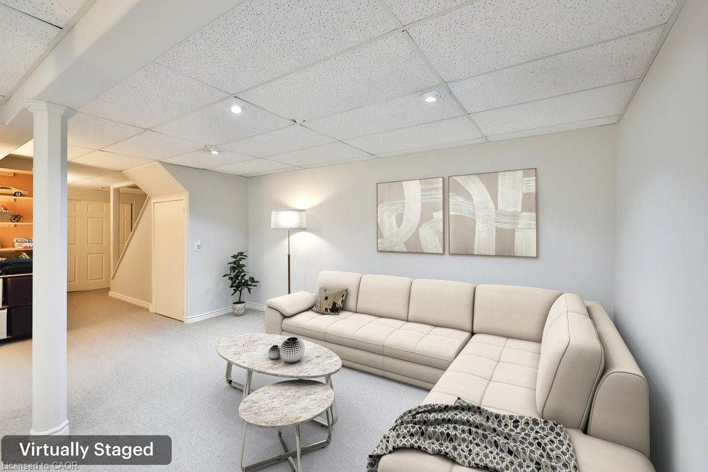 23-5017 Pinedale Avenue, Burlington, ON - Indoor Photo Showing Living Room