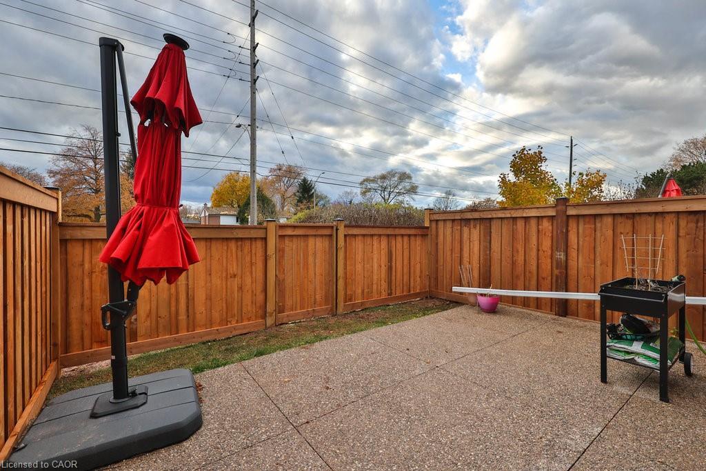 23-5017 Pinedale Avenue, Burlington, ON - Outdoor